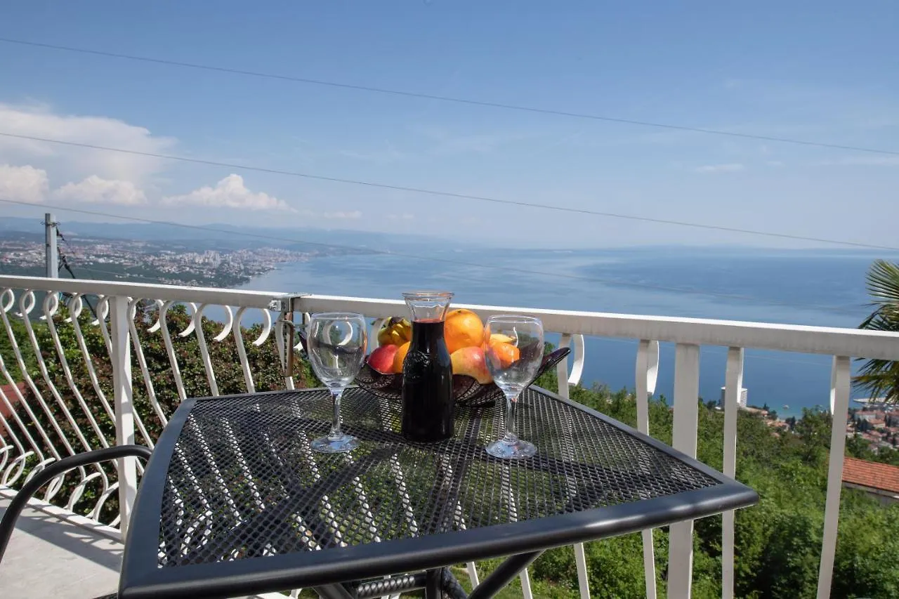 Bela Vista 4 Rustikales Appartement Volosko Apartamento